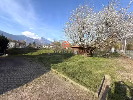 terrain plat environ 315 m²