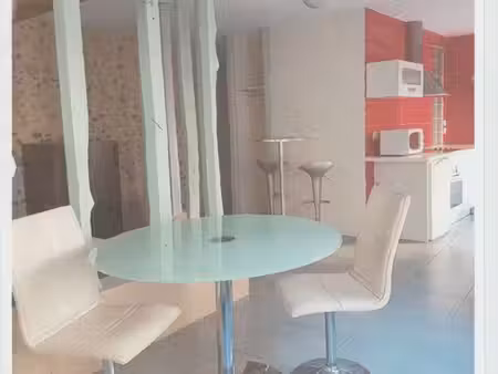 studio entierement meuble
