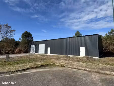 local 90 m² téthieu
