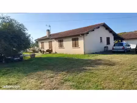 maison de plain-pied à rafraîchir 6 pièces - 4 chambres - 3 garages : belle opportunité à 