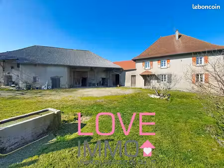 maison 8 pièces 179 m²