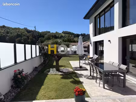 villa 5 pièces 189 m²