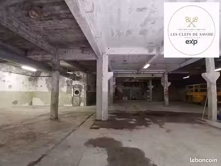 local 110 m² froges