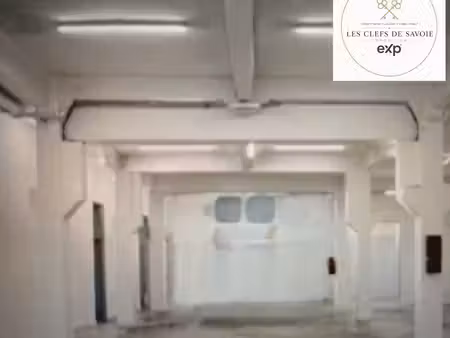 local 170 m² froges
