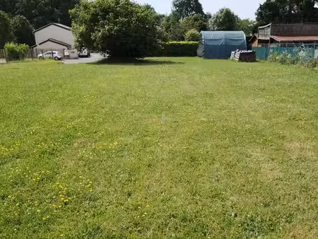 terrain constructible 908 m²