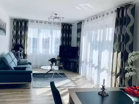 à vendre – bel appartement rénové de 90 m² – centre de roanne  place verdun   balcon  cave