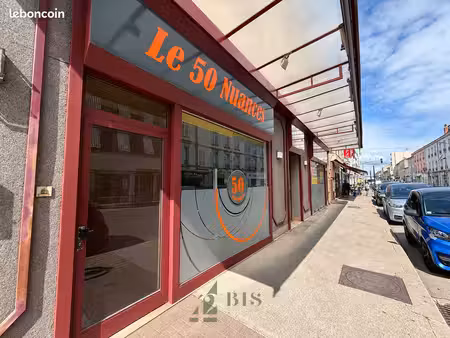 local commercial 252 m² le coteau