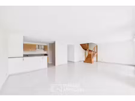 appartement attique lumineux