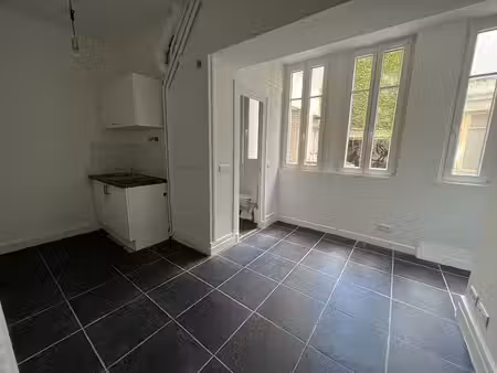 92100 boulogne pont de st cloud  studio de 15 45m²