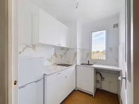 studio rénové avec balcon ? saint-maur-des-fossés - quartier du parc