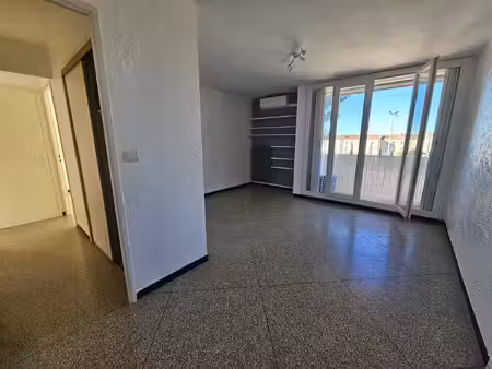 location appartement 3 pièces 56 m² à vitrolles (13127)