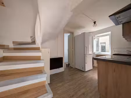 location t2 meublée de 40 m2 à sainte- tulles