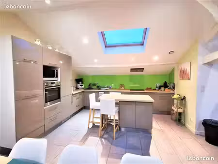 appartement proche gare de roanne - 120 m²