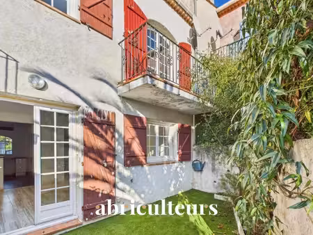 villa mitoyenne 89m2 avec jardin  3 chambres et accès piscine – domaine sécurisé - en...