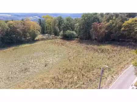 très beau terrain de 43 ares avec permis !