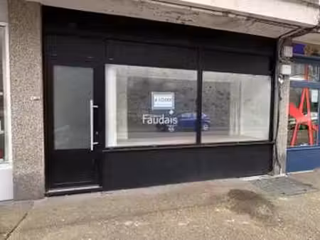 location bureaux et commerces à coutances (50200) : à louer / 39m² coutances
