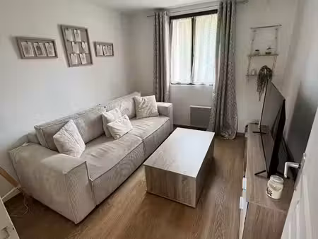 appartement t3 avec cuisine et place de parking