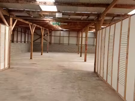 emplacement de 250 m²