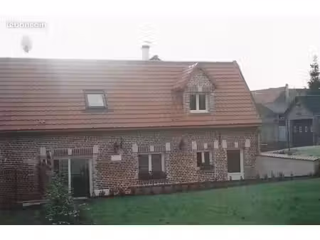 maison à louer à démuin