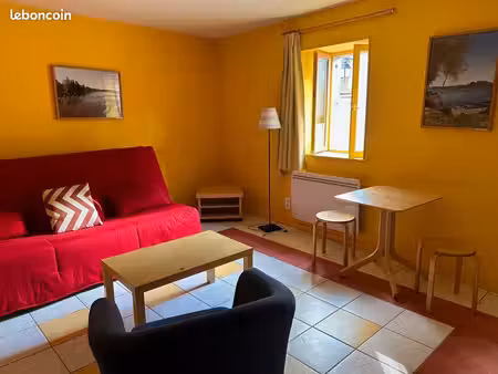 location studio meublé