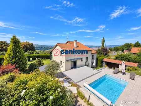 maison 6 pièces 248 m²