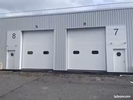 local d'activité 946 m²