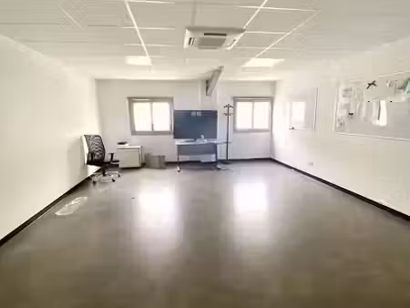 location locaux professionnels 0 pièces 450 m² à bastia (20200)  nan €