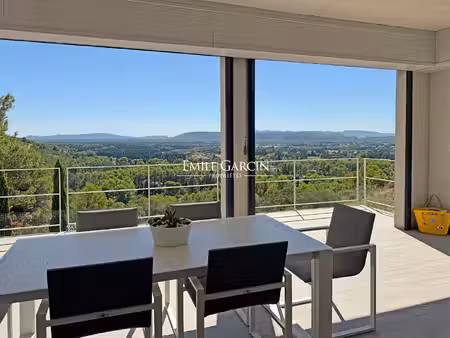 maison de luxe à vendre dans le quartier basses ferrailles-jas