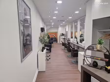 salon de coiffure 80 m² – centre-ville – 6 postes – 2 bacs massants