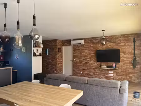 maison contemporaine de 115 m² avec piscine : un véritable havre de paix pour votre famill