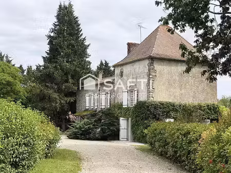 propriété avec piscine et tennis