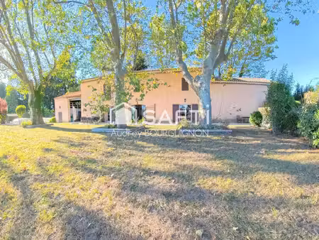 mas provençal de 267 m² sur 8 7 hectares