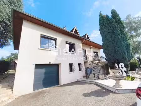 très belle maison située à saint-amour d'une surface habitable de 264 m2 sur terrain arbor