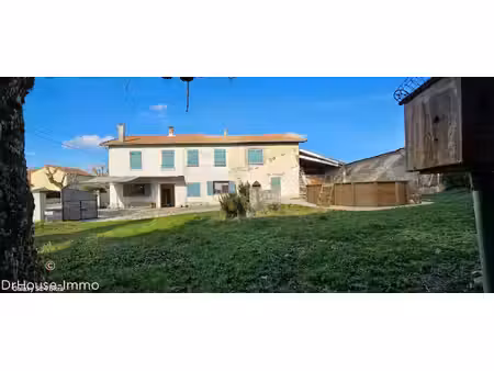 roussillon - ancienne ferme rénovée de 208 m² - 7 chambres terrain clos de 661 m² de beaux