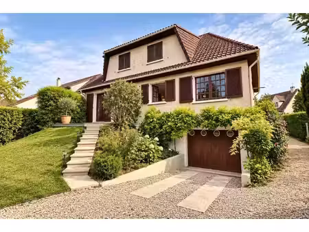 fourqueux st germain - maison 137m² sur 482m² de terrain.