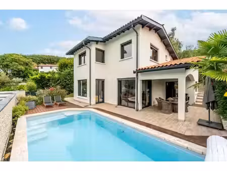 saint-cyr-au-mont-d'or - maison familiale rénovée avec vue fourvière  piscine et studio in