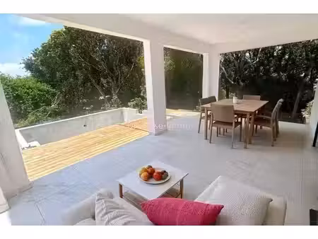maison recente t4 avec piscine et vue mer - cap chevalier  sainte-anne