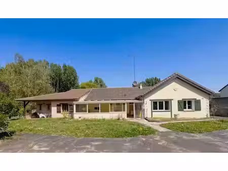 une charmante maison avec dépendance à deux pas du bourg de veigné