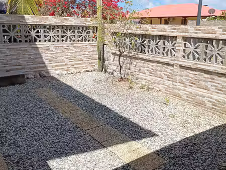 villa avec terrasse 3 chambres en location à kourou