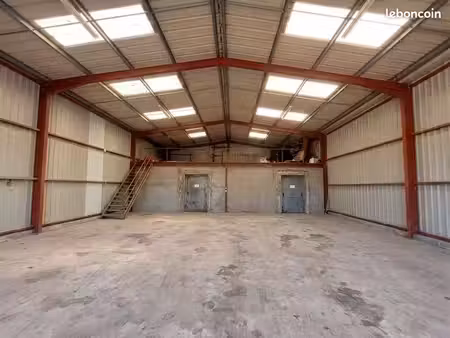 local artisanal/ entrepôt de 277m2 avec bureau division possible
