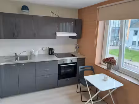 joli studio avec une petite chambre en plein centre-ville