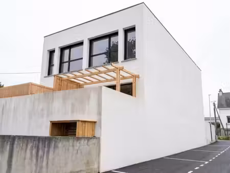 local - 110m2 - zone du prat vannes
