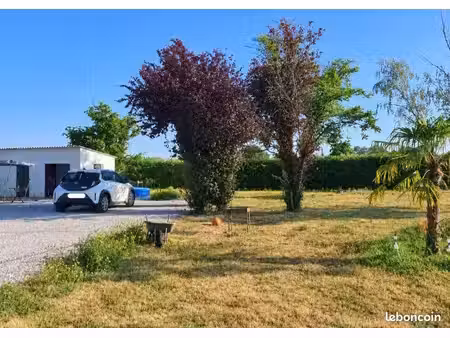 vends terrains avec petit studio