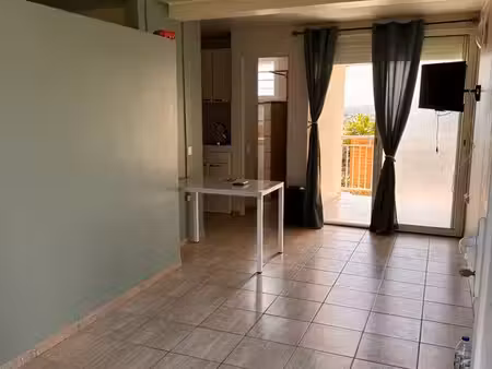 à louer – studio meublé 33 m² avec parking – le robert / bois désir