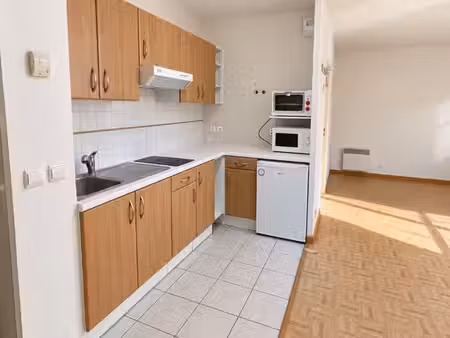 le bourget – grand studio 36 m² – rer b à 5 min