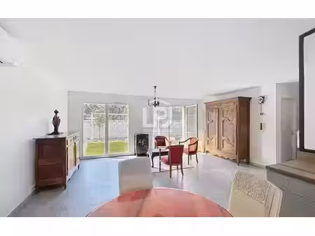 belle maison individuelle 5 pièces de plain-pied de 94 m²  rénovée  lumineuse  avec jardin