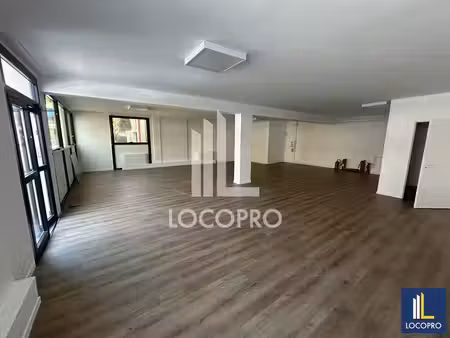 location bureaux saint-laurent-du-var 06700 121m²