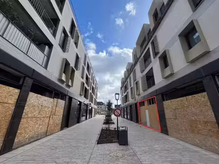 location commerce 75m²