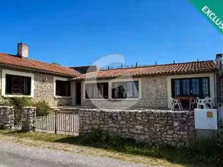 vente maison à lairoux (85400) : à vendre / 115m² lairoux