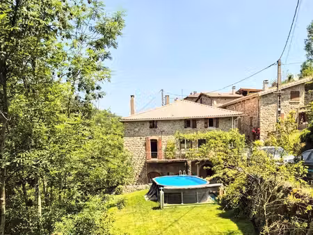 maison traditionnelle d'une superficie habitable de 158 m2 sur la commune de dornas 07160